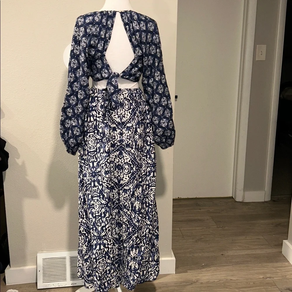 Abercrombie & Fitch Navy and White Dress Long-sleeve Plunge Cutout Maxi Dress XS